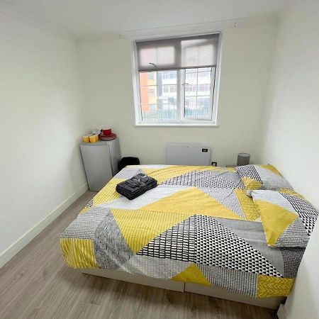 Lilleshall Rooms Mitcham Esterno foto