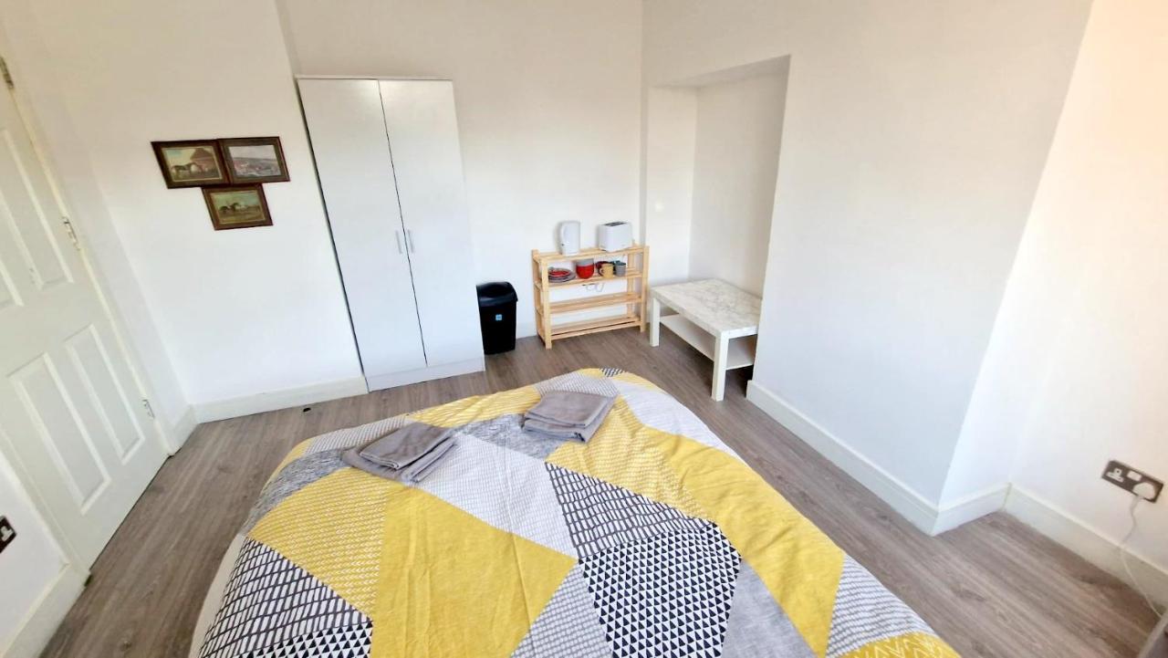 Lilleshall Rooms Mitcham Esterno foto
