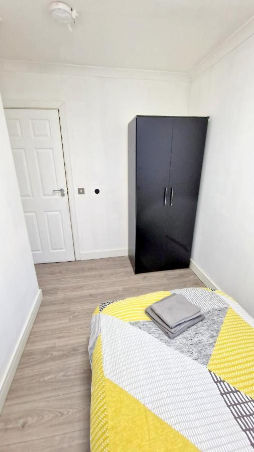 Lilleshall Rooms Mitcham Esterno foto